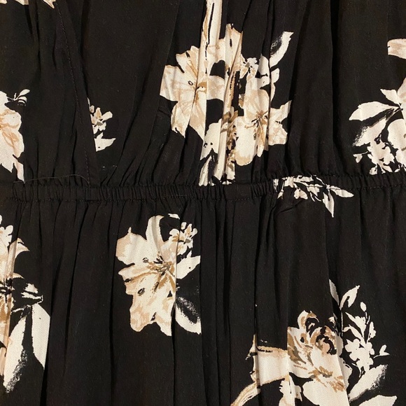 BB Dakota floral black jumpsuit - Picture 3 of 3